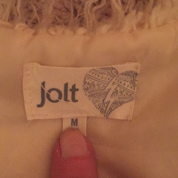Jolt Faux Fur Vest曆 - Picture 5 of 7